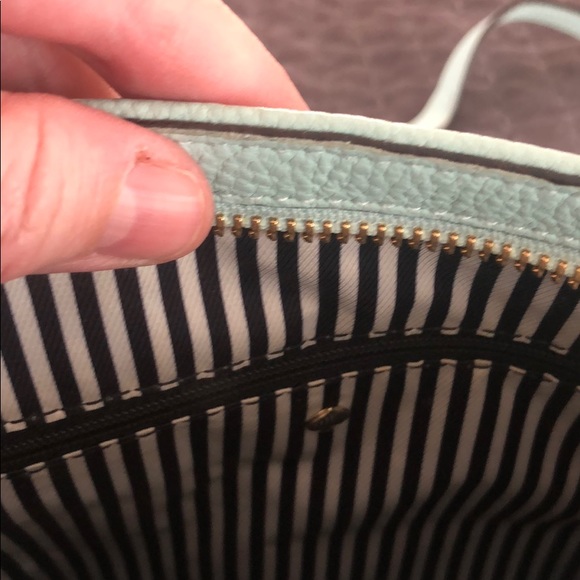 Like new Kate Spade Crossbody. Duster bag included - Picture 5 of 5